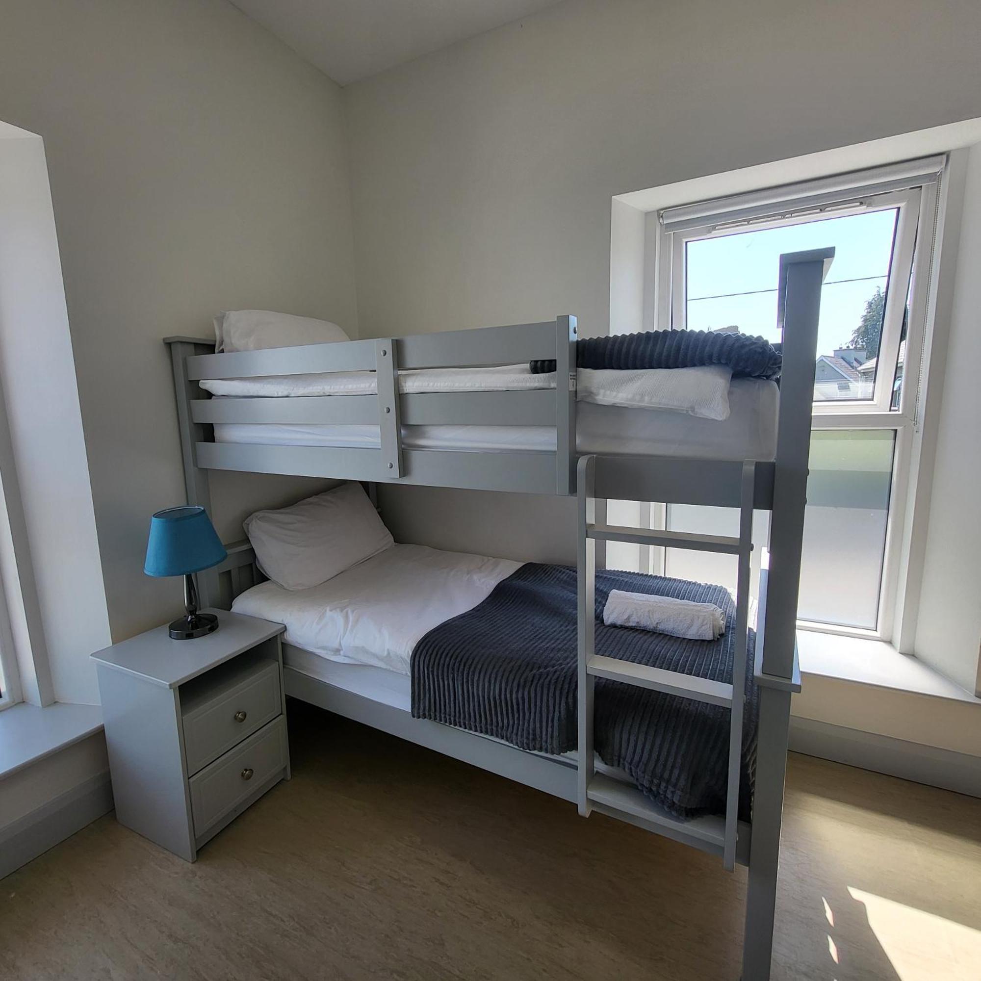 Trivia House Hostel Swanlinbar Εξωτερικό φωτογραφία