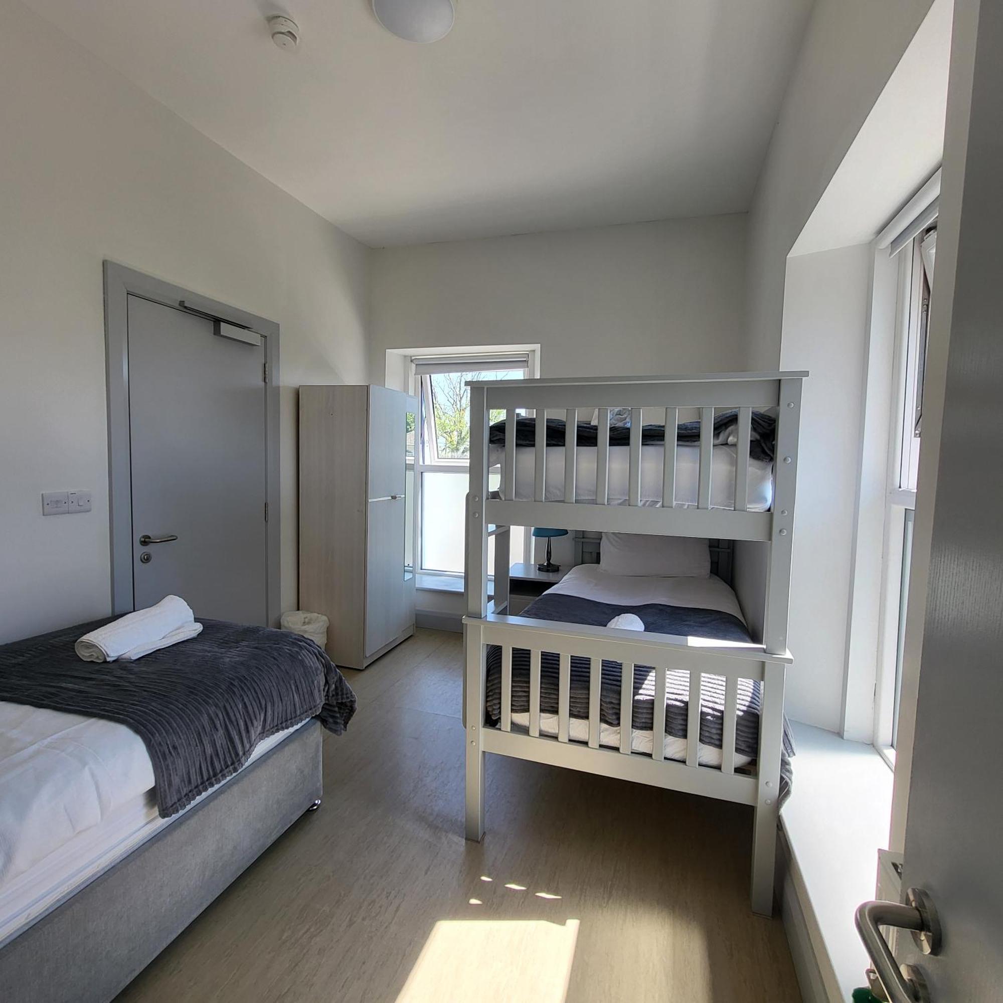Trivia House Hostel Swanlinbar Εξωτερικό φωτογραφία